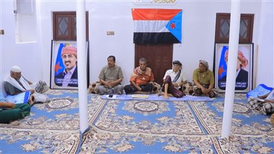 انتقالي القطن يناقش خطة عمل مركز الخبة وبابكر ويشدد على تعزيز التواصل الجماهيري