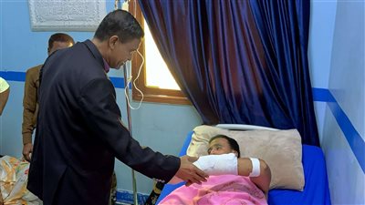 التميمي يطمئن على صحة أحد ضباط القوات المسلحة الجنوبية