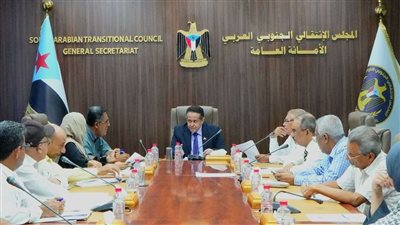 الأمانة العامة تناقش مستجدات الأوضاع العسكرية والسياسية وتعزيز الجاهزية لحماية حدود الجنوب