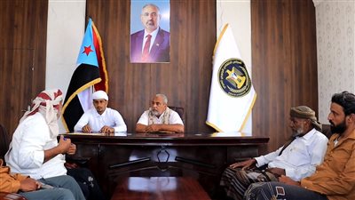 اليهري يطلع على أنشطة وبرامج تنفيذية انتقالي غيل باوزير 