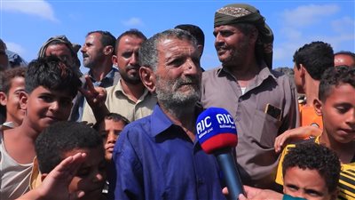 مواطنون يستذكرون مآثر الشهيد سعيد أسعد ومواقفه في مراسم تشييع جثمانه الطاهر 
