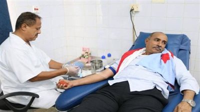 في مبادرة إنسانية ووطنية.. أعضاء الجمعية الوطنية يتبرعون بالدم دعما لجرحى القوات الجنوبية